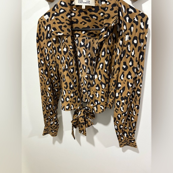 DIANE VON FURSTENBERG Shirt Womens Brown Whitman Leopard Print Silk Wrap Top - Picture 3 of 10